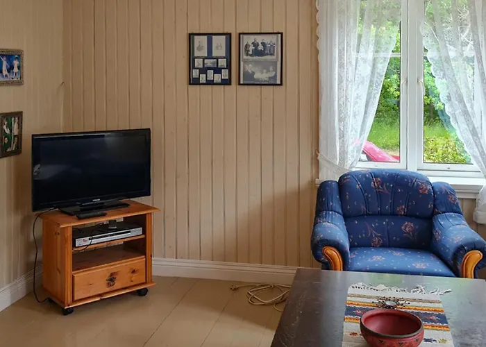 4 Bedroom Cozy In - Nvk242 *