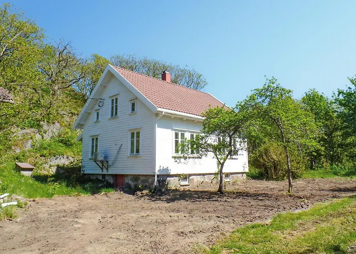 4 Bedroom Cozy In - Nvk242 Holiday home *